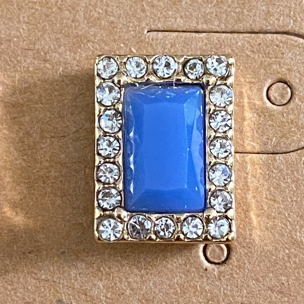 Post Earrings - Picture 2 of 4